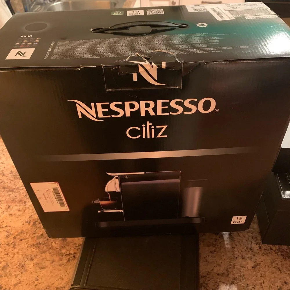 CitiZ Nespresso Limousine Black Espresso Machine - Picture 5 of 11